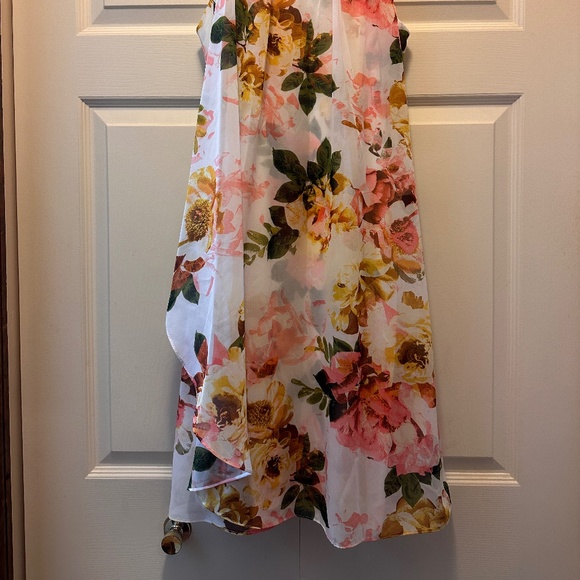 NWT, 70s-style size 16 SLNY knee length halter chiffon dress in creamy florals - Picture 2 of 6